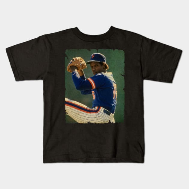 Dwight Gooden in New York Mets Kids T-Shirt by PESTA PORA